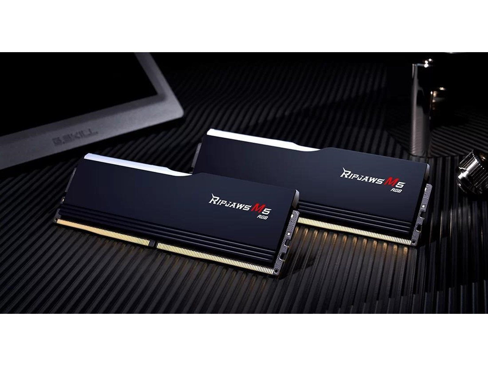 G.Skill Ripjaws M5 RGB DDR5-6000 - 32GB - CL28 - Dual Channel (2 pcs) - Intel XMP - Schwarz mit RGB