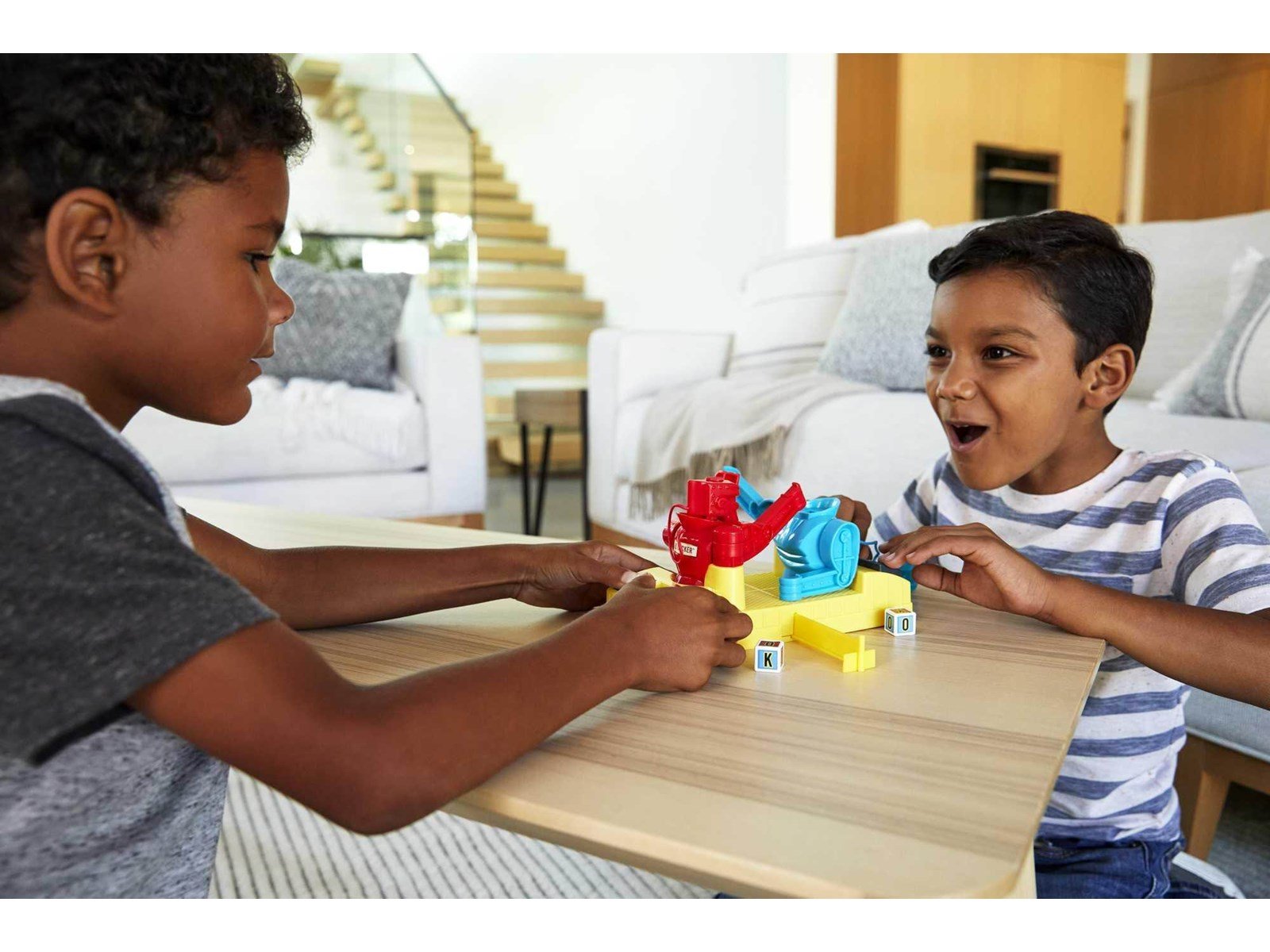 Mattel Games Rock 'Em Sock 'Em Robots Knock or Block