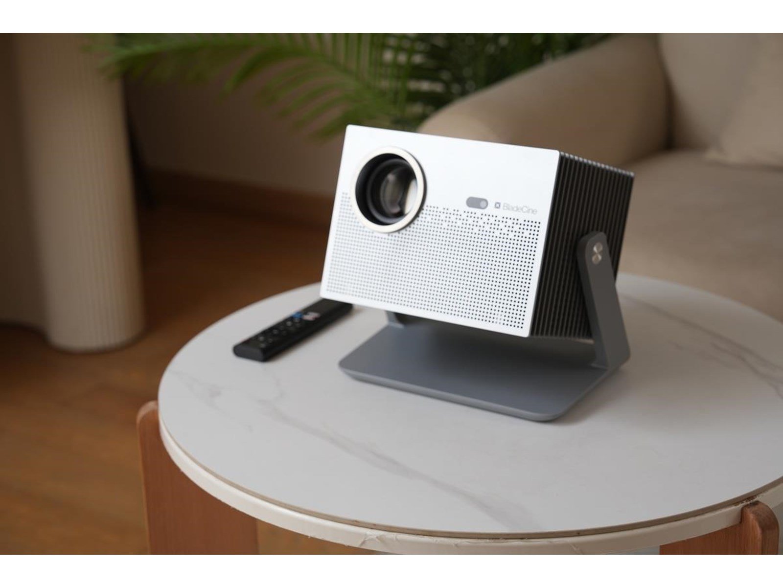 BladeCine Projektoren Cube 600 White - 600 ANSI lumens