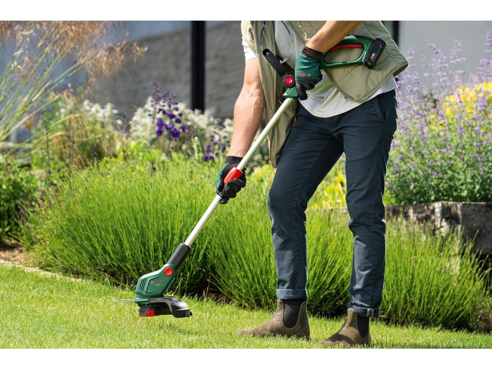 Bosch UniversalGrassCut 18V-23-450