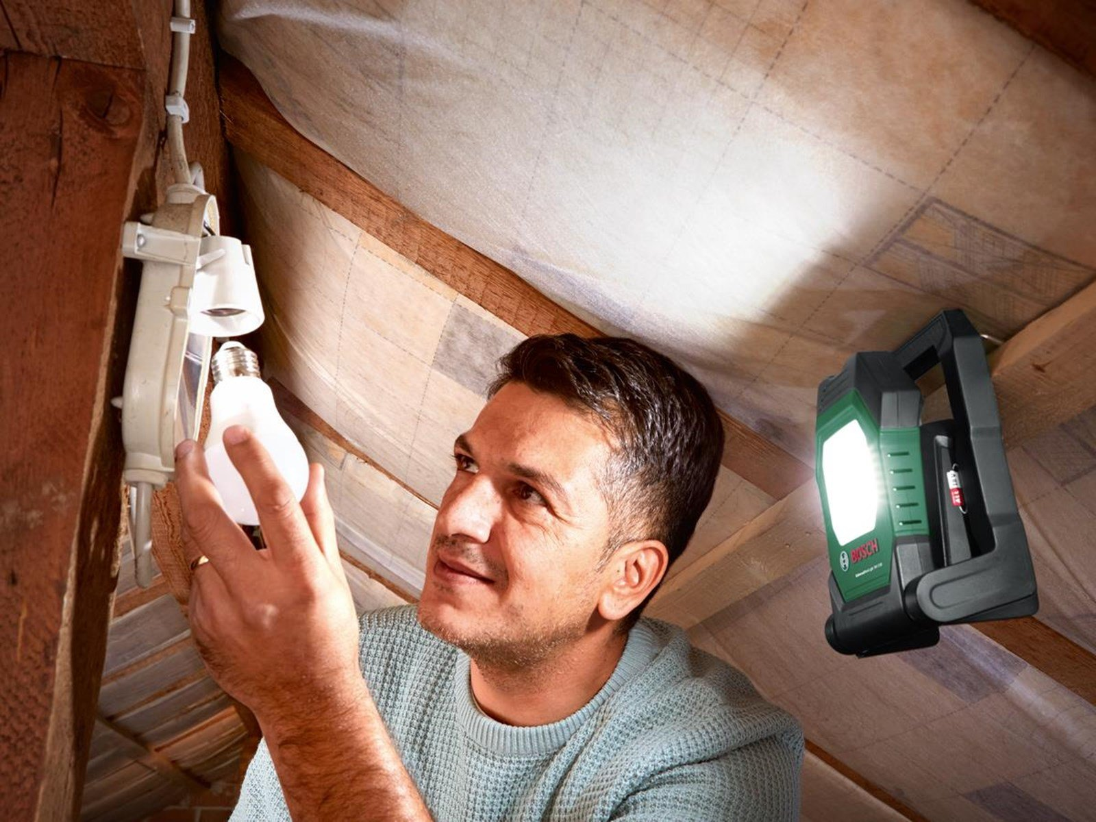 Bosch Flashlight UniversalLight 18V-2100