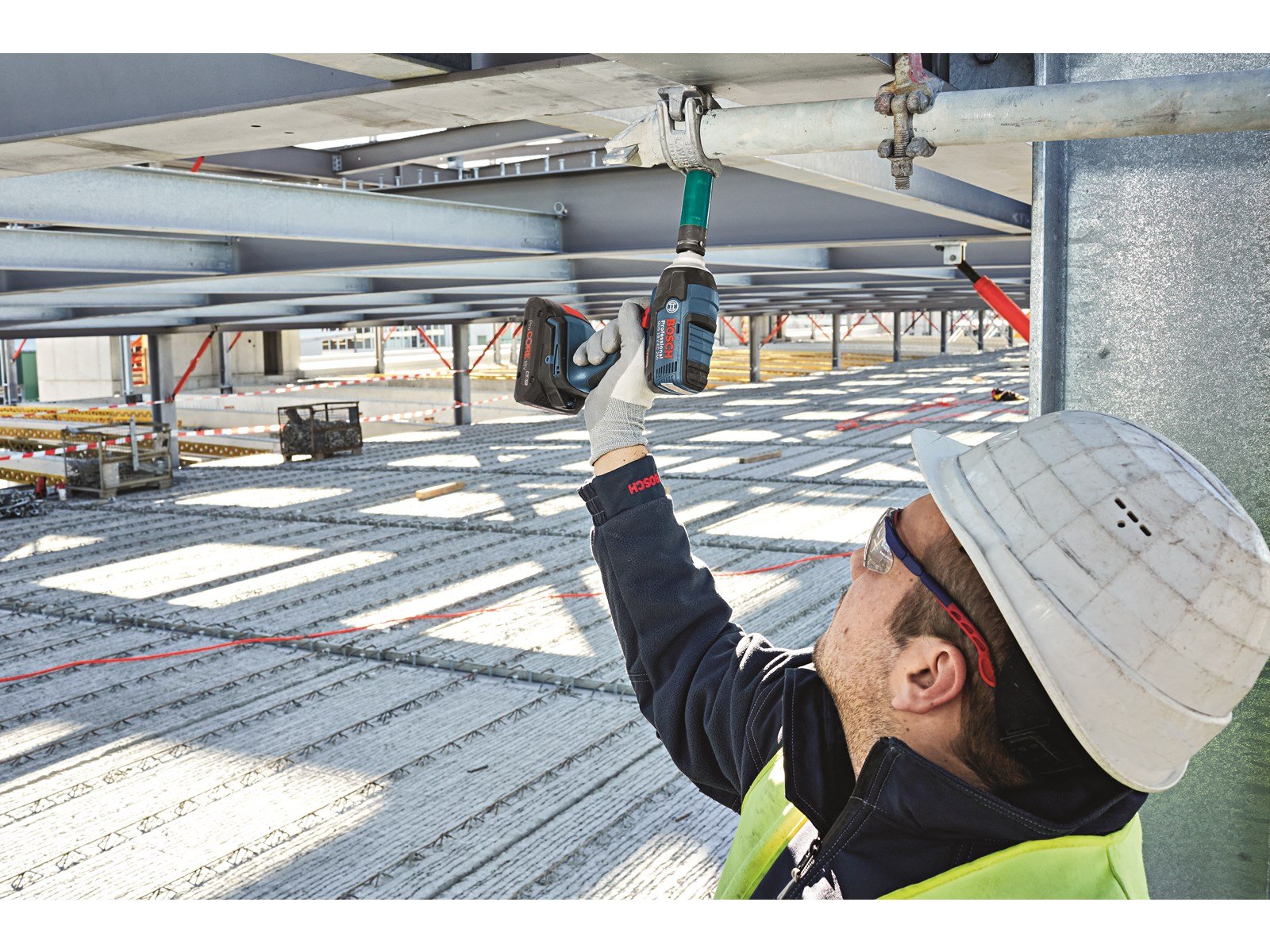 Bosch Professional Blue bosch 18v batterykit w/charger 18v-40 2x4.0ah