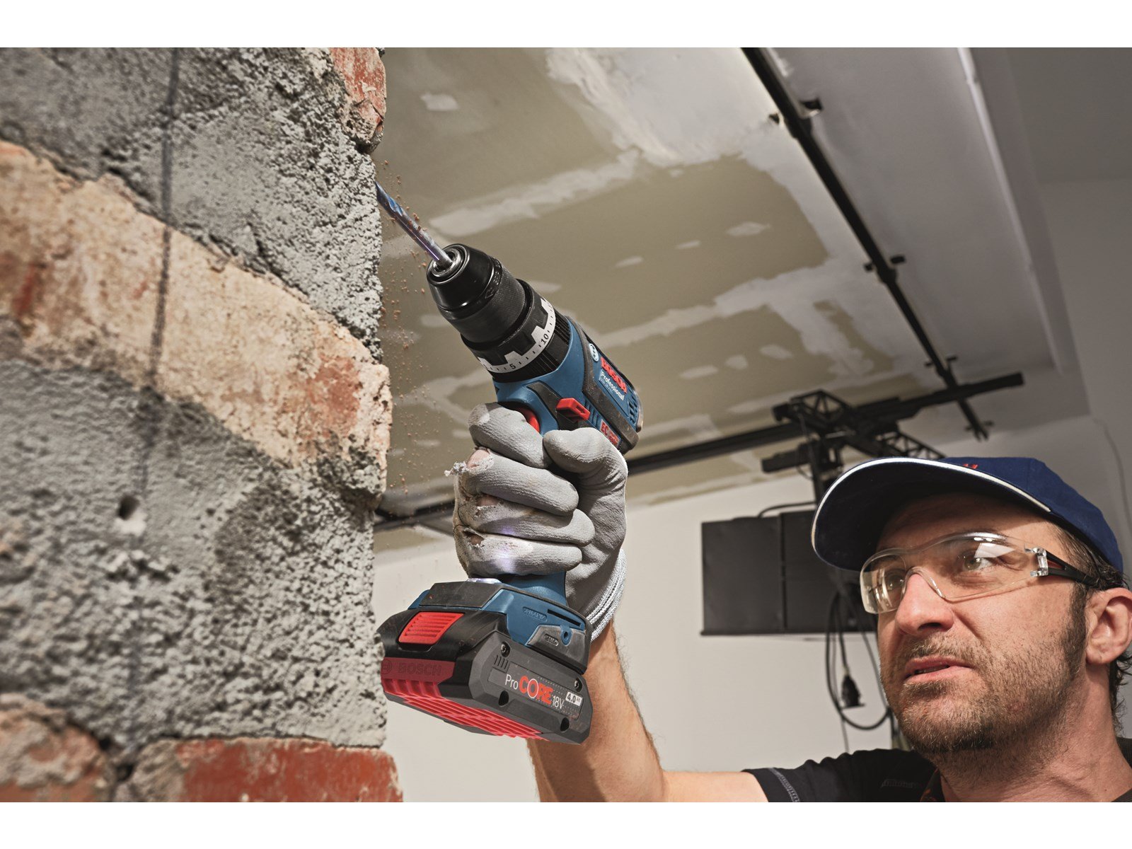 Bosch Professional Blue bosch 18v batterykit w/charger 18v-40 2x4.0ah