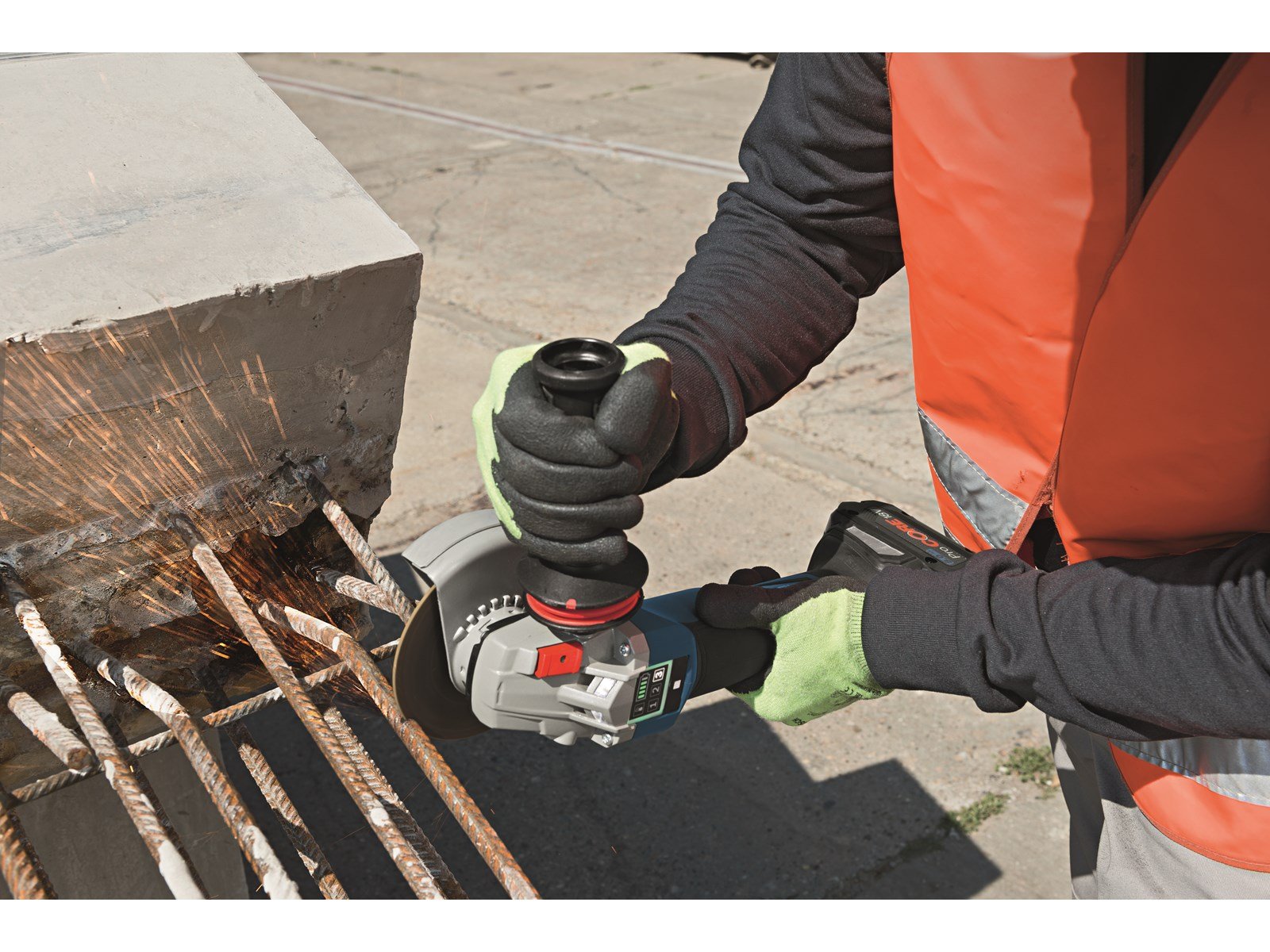 Bosch Professional GWS 18V-10 PSC Professional (SOLO)