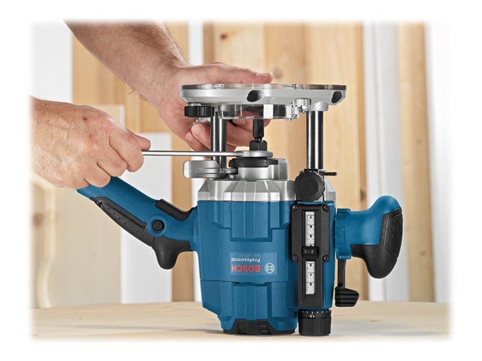 Bosch Professional GOF 1250 CE Professional