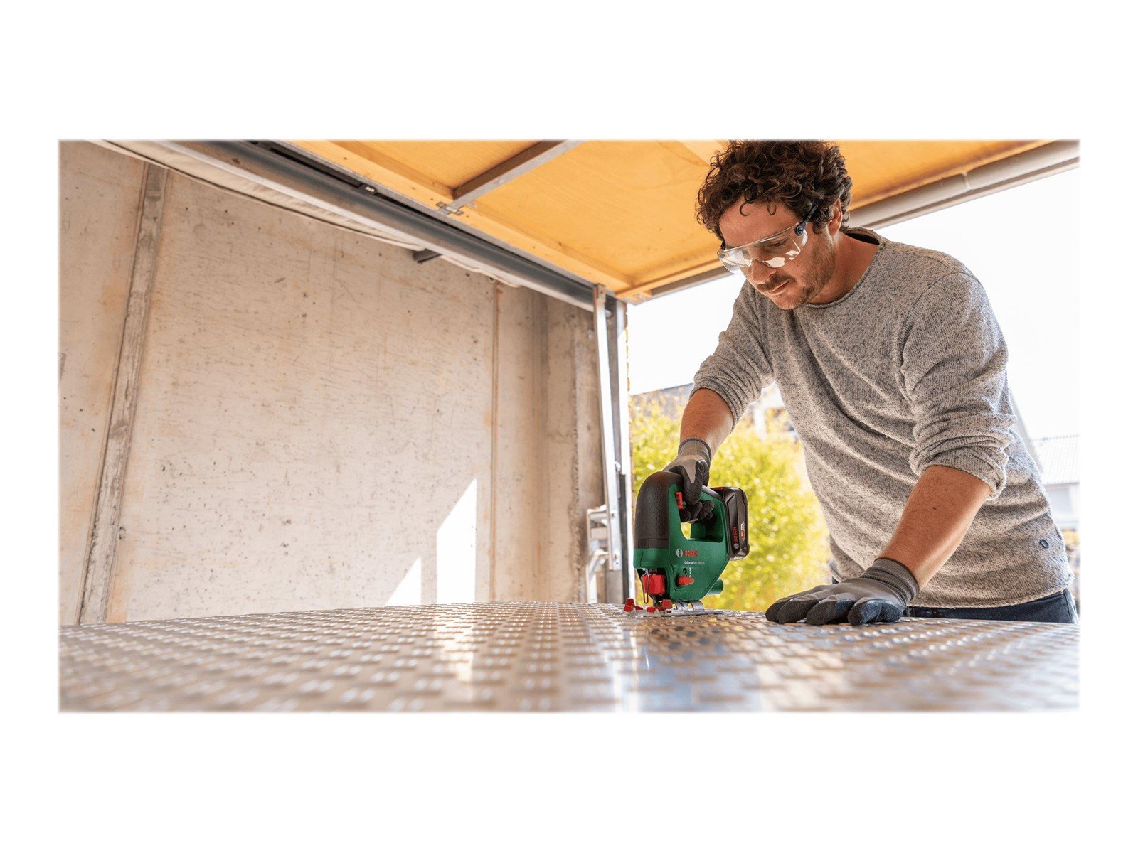 Bosch UniversaSaw 18V-100 (SOLO)