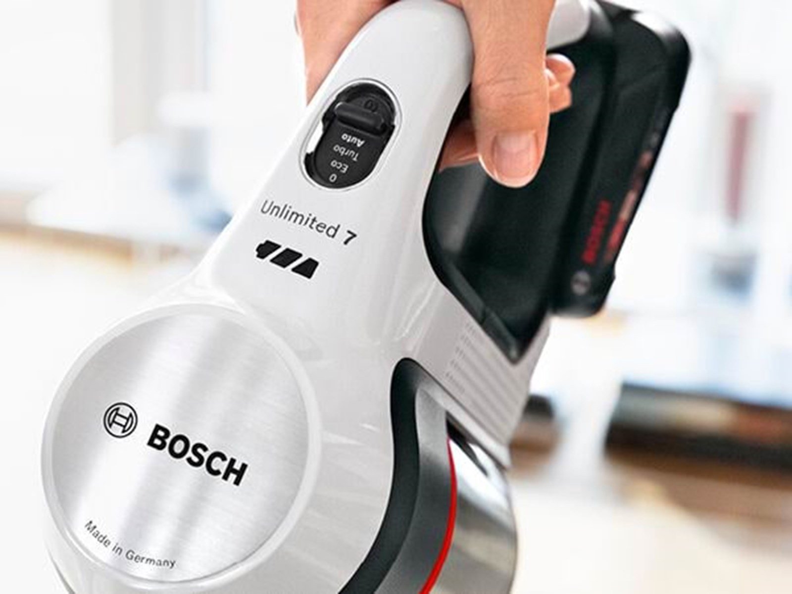 Bosch 2-in-1 Staubsauger Unlimited Series 7 BBS711W