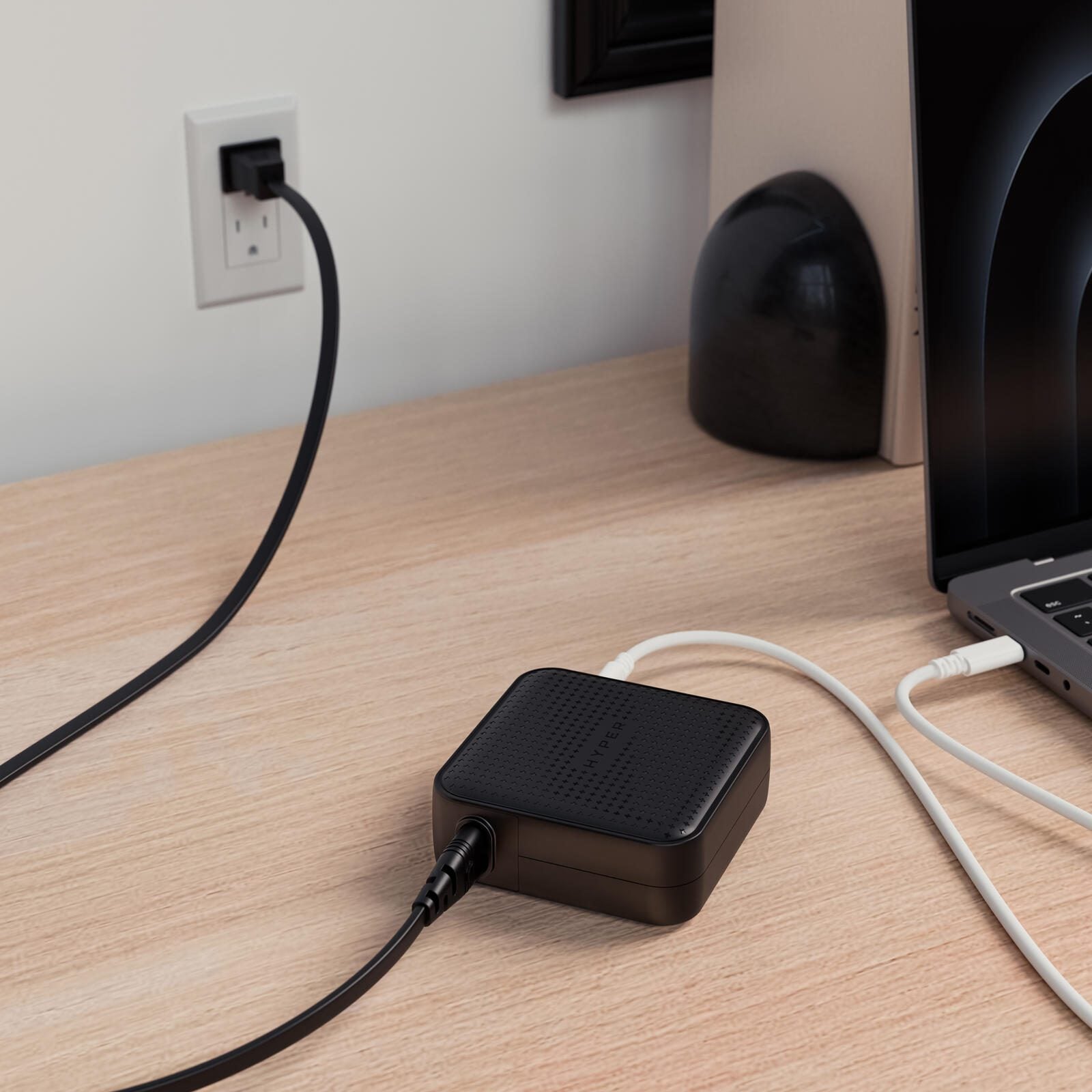Hyper® HyperJuice 100W USB-C GaN Reise-Ladegerät (3C+1A) - Schwarz