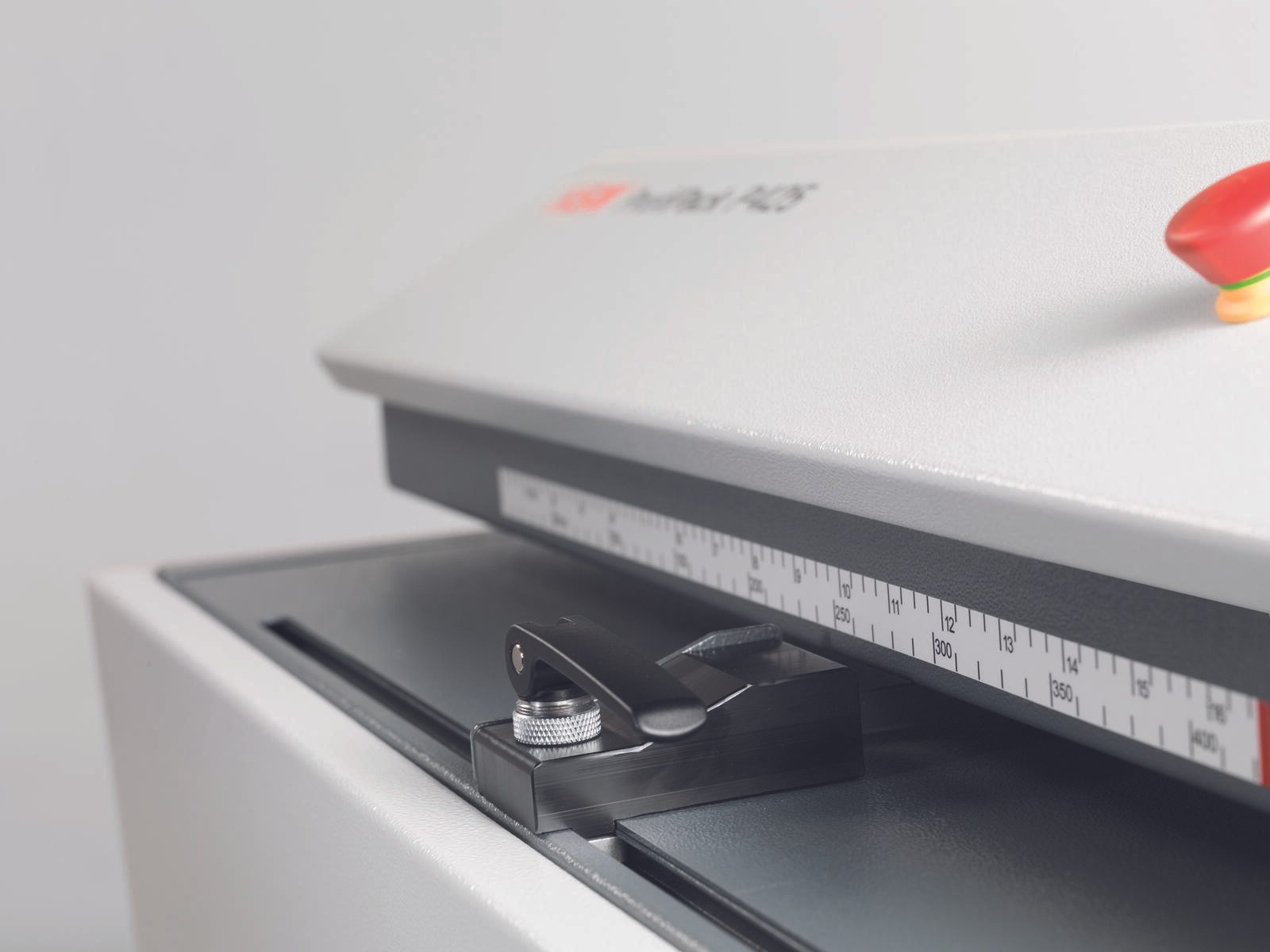 HSM Verpackungspolstermaschine ProfiPack P425 - 400V - 200 mm/s - bis zu 120 kg, inkl. Adaptionssatz für Absaugung