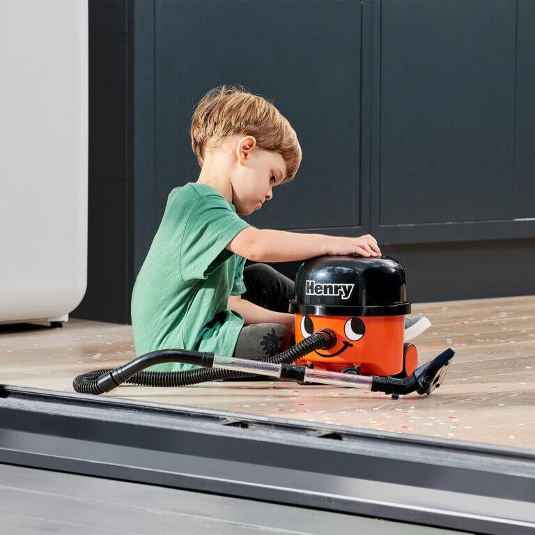 B-WARE Casdon Henry Henry Spielzeug Staubsauger, rot (72860)