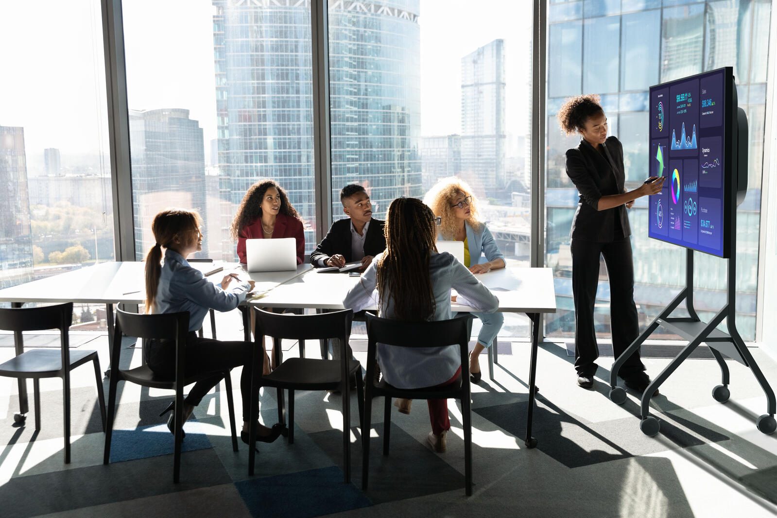 Peerless-AV SR860 mobiler Rollwagen