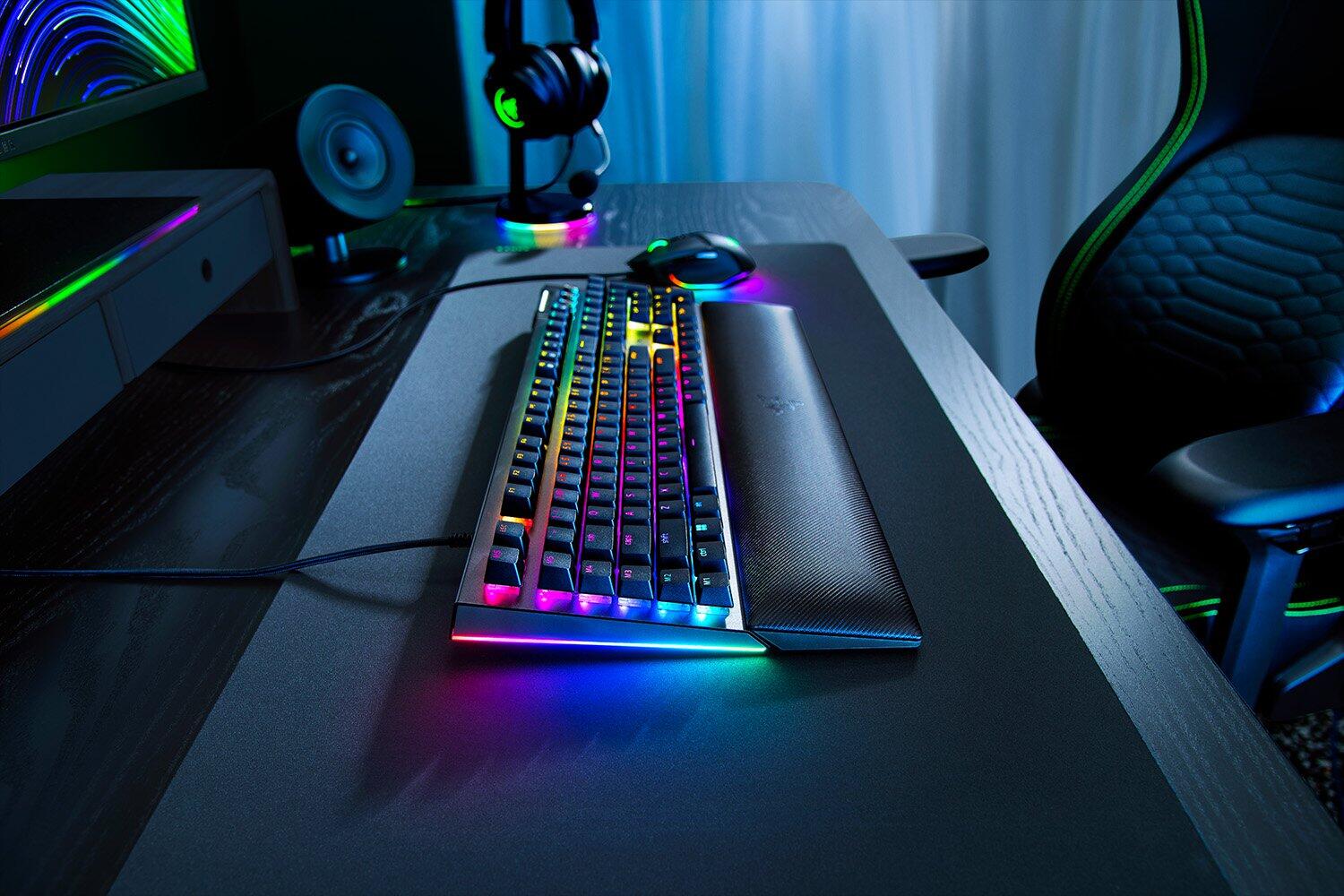 Razer BlackWidow V4 Mechanische Gaming-Tastatur mit Razer Chroma™ RGB