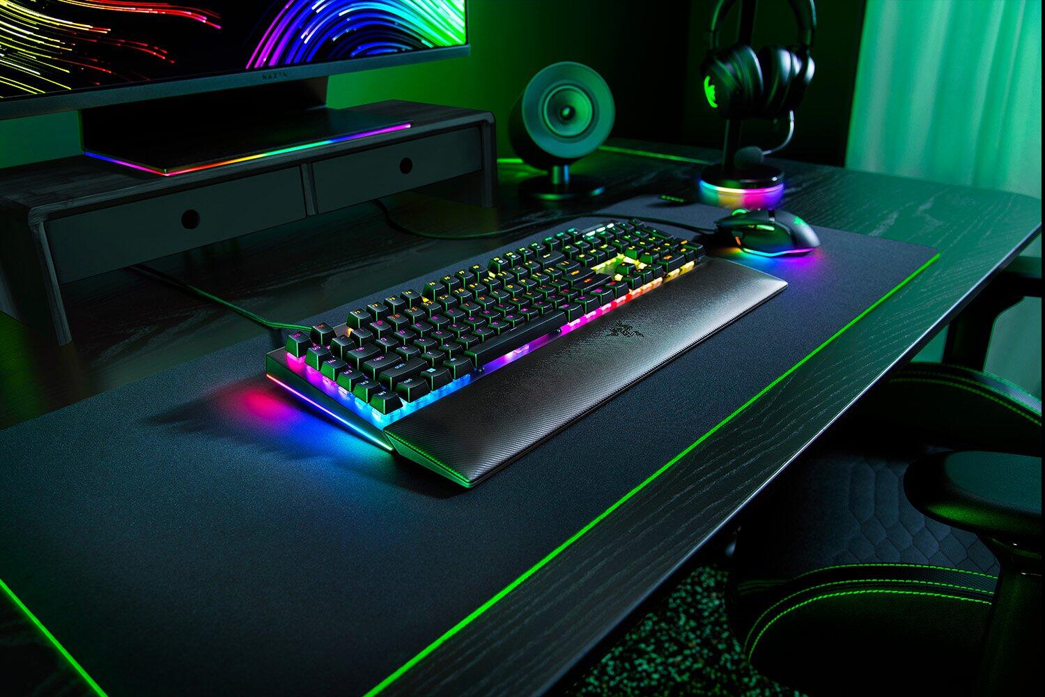 Razer BlackWidow V4 Mechanische Gaming-Tastatur mit Razer Chroma™ RGB