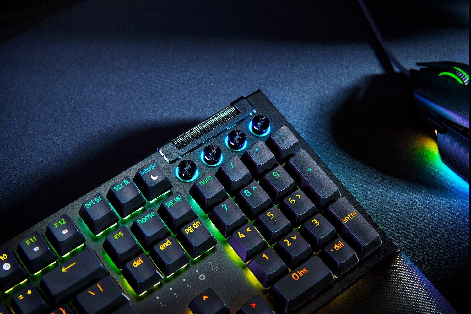 Razer BlackWidow V4 Mechanische Gaming-Tastatur mit Razer Chroma™ RGB