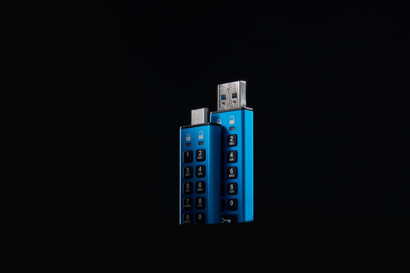 Kingston IronKey Keypad 200C - USB-Stick - 8 GB