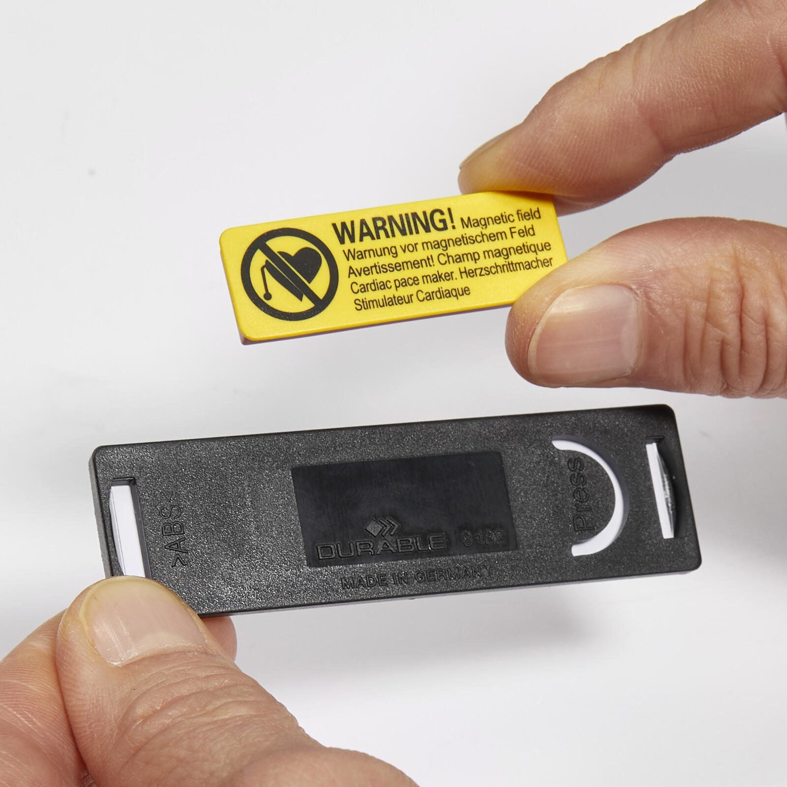 DURABLE Clip Card Namensschilder schwarz 6.7 cm x 1.7 cm