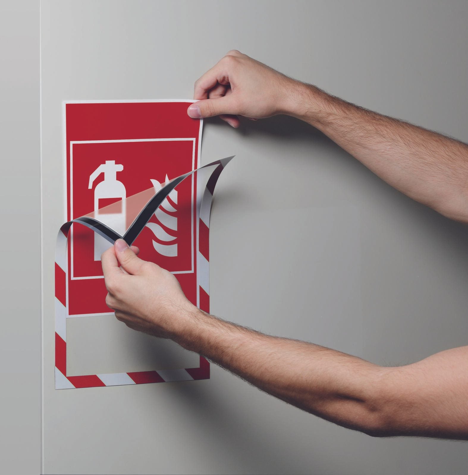 DURABLE Magnetrahmen DURAFRAME® MAGNETIC SECURITY A4 A4