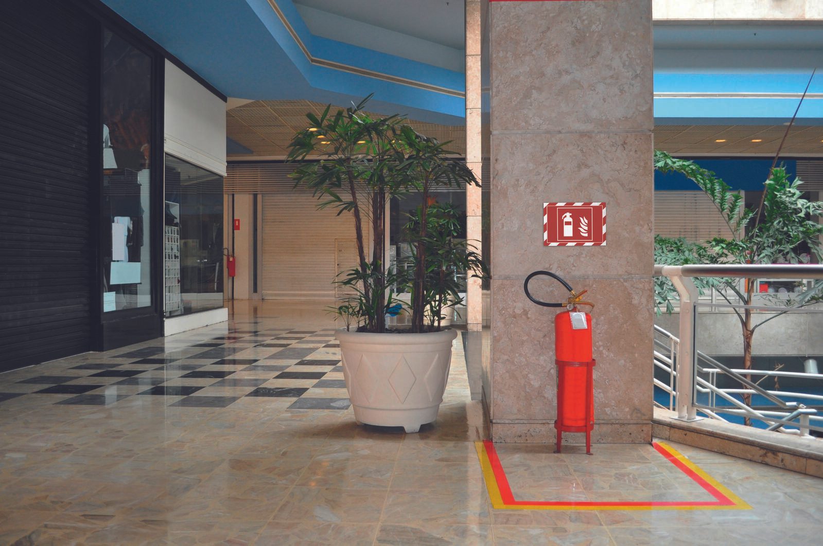 DURABLE Magnetrahmen DURAFRAME® MAGNETIC SECURITY A4 A4