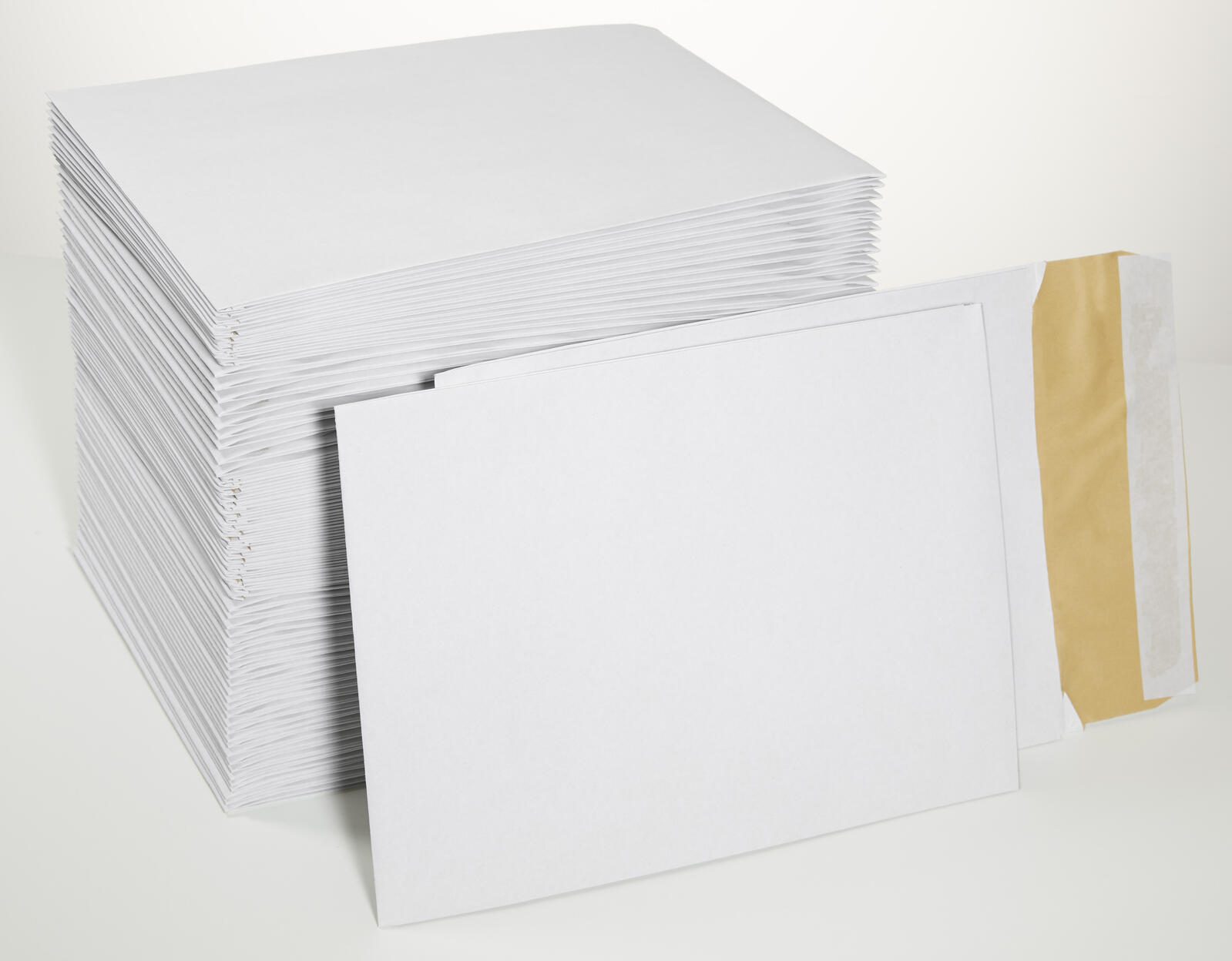 MAILmedia K-Pack® Polstertaschen für DIN B4 weiß