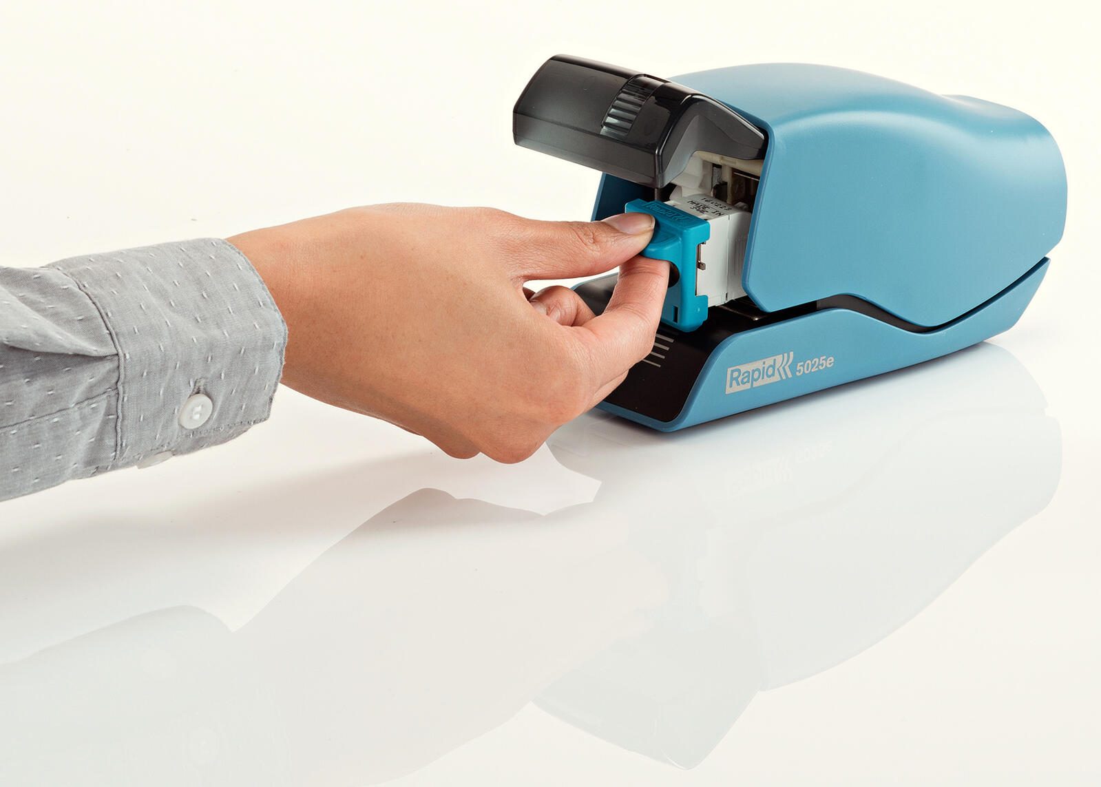 Rapid Elektrohefter blau