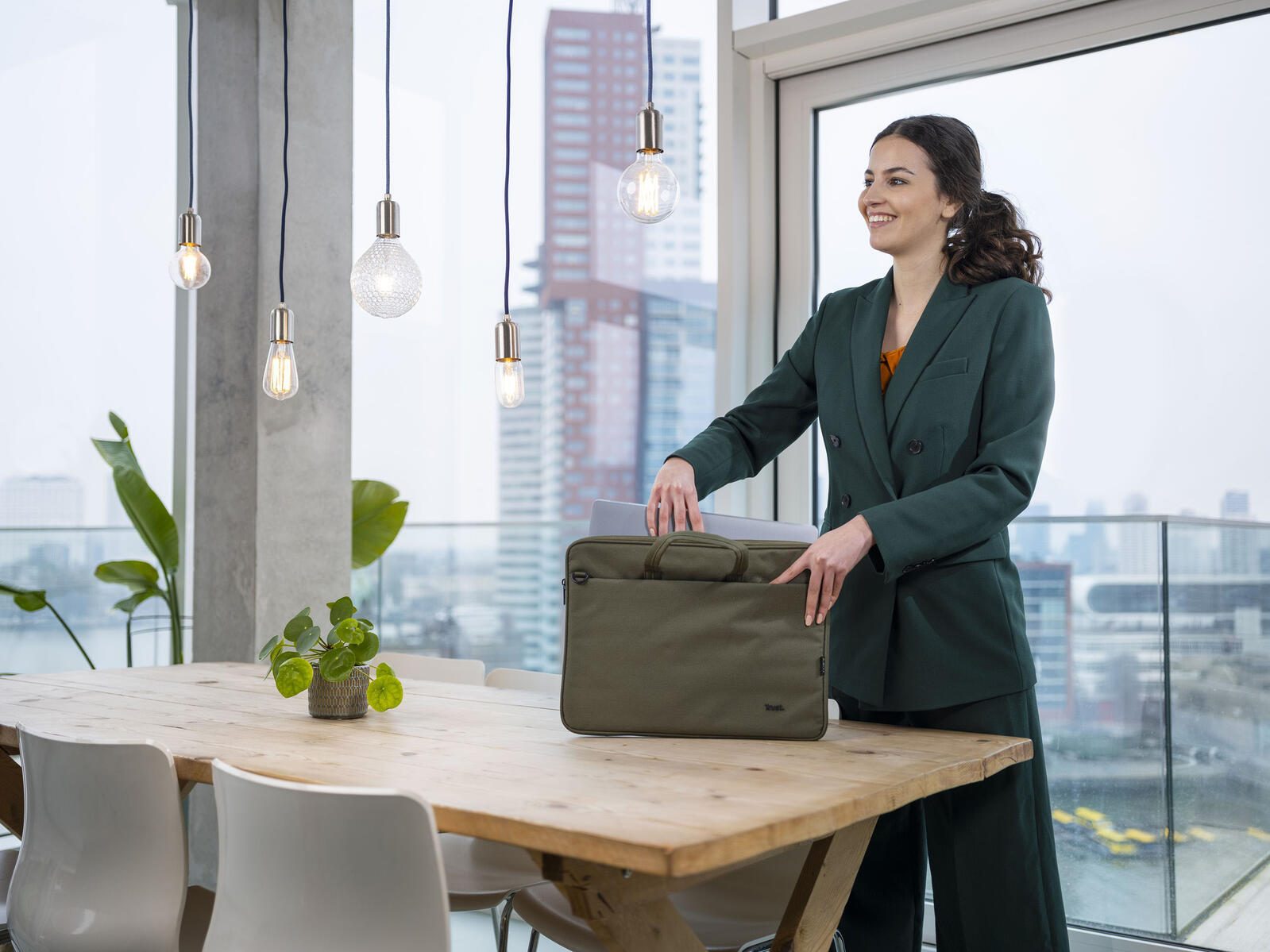 Trust Bologna Slim Laptoptasche bis 16 Zoll - Grün