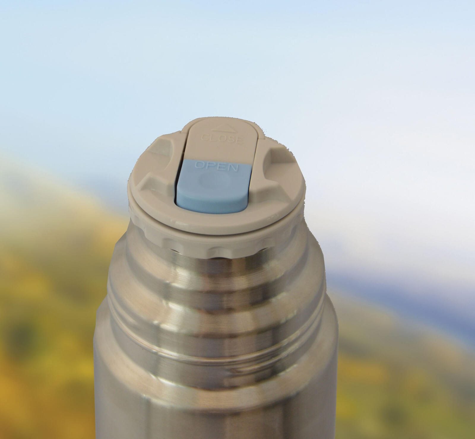 THERMOS® Isolierflasche Light & Compact 0,75 l silber