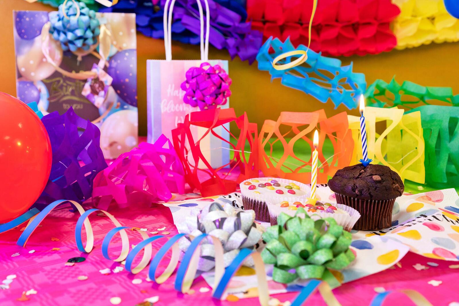 Idena Luftschlangen bunt