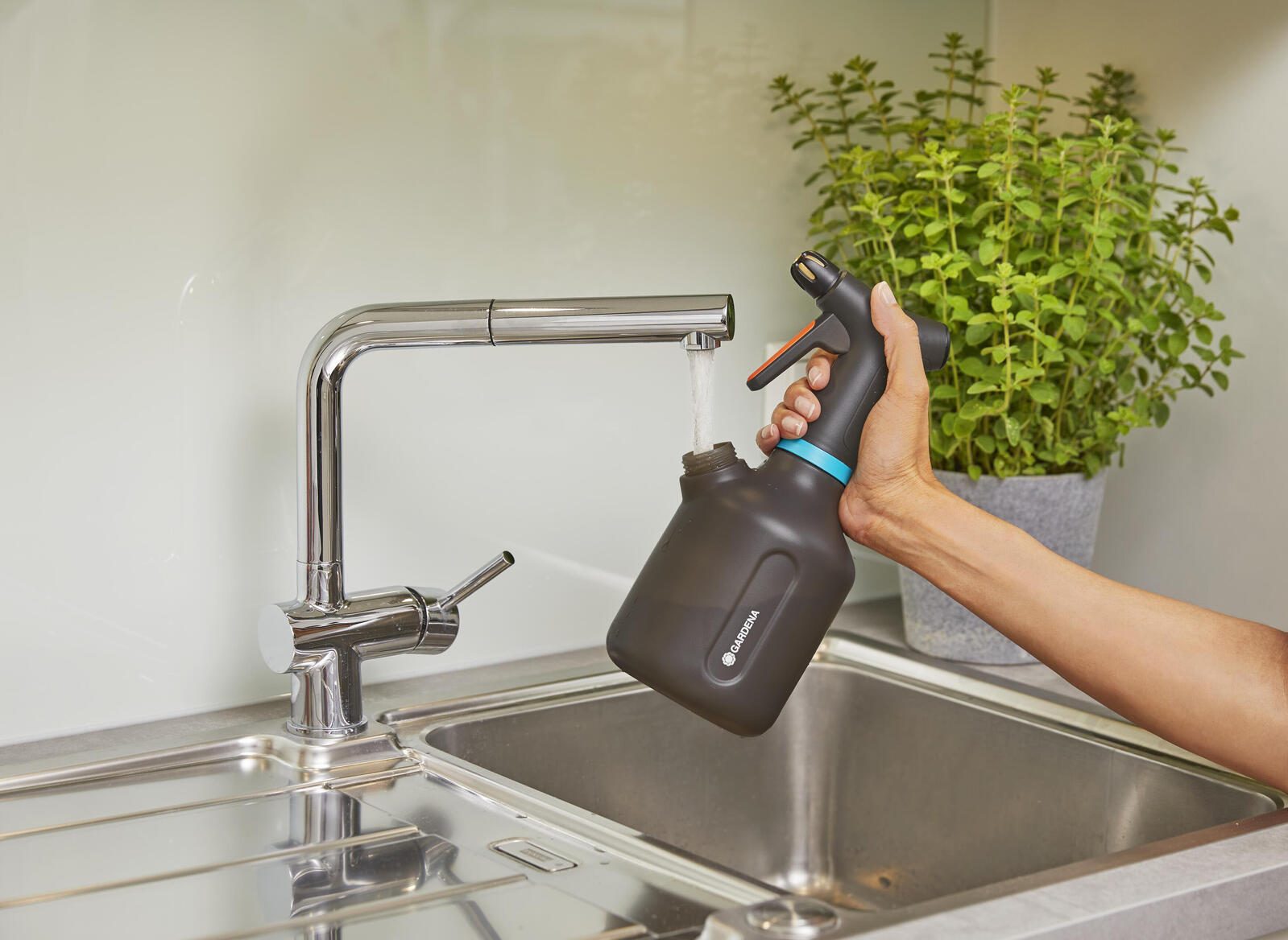 GARDENA Sprühflasche schwarz, grau