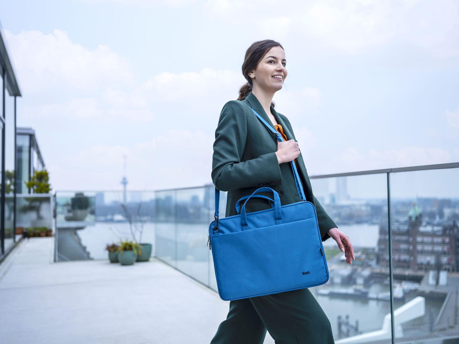 Trust Bologna Slim Laptoptasche bis 16 Zoll - Blau