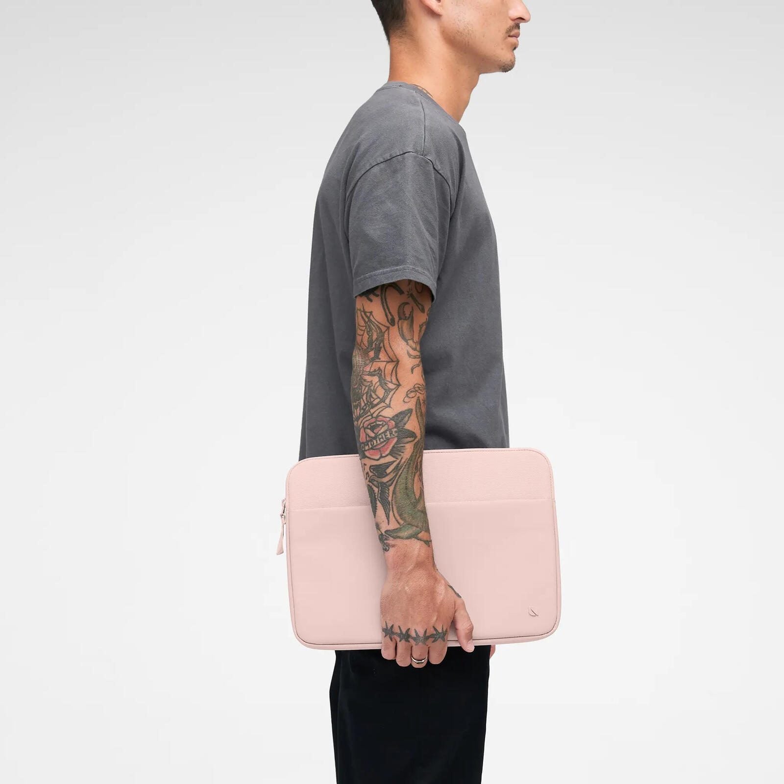 Incase A.R.C. Schutzhülle mit Tasche 16 Zoll