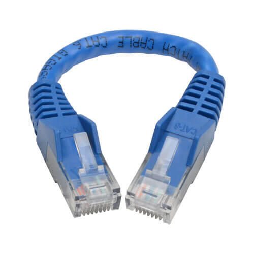 Eaton Tripp Lite Series Cat6 Gigabit Snagless Molded (UTP) Ethernet Kabel (RJ45 Stecker/Stecker), Blue, 6-in. (15.24 cm)