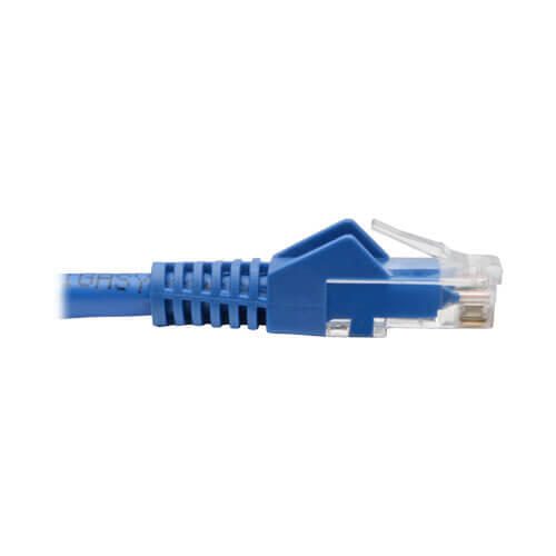 Eaton Tripp Lite Series Cat6 Gigabit Snagless Molded (UTP) Ethernet Kabel (RJ45 Stecker/Stecker), Blue, 6-in. (15.24 cm)