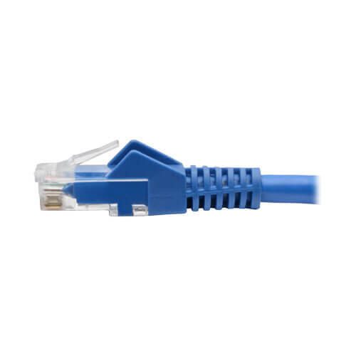 Eaton Tripp Lite Series Cat6 Gigabit Snagless Molded (UTP) Ethernet Kabel (RJ45 Stecker/Stecker), Blue, 6-in. (15.24 cm)
