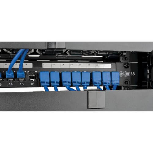 Eaton Tripp Lite Series Down-Angle Cat6 Gigabit Molded UTP Ethernet Kabel (RJ45 Right-Angle Down M zu RJ45 M), Blue, 3 f