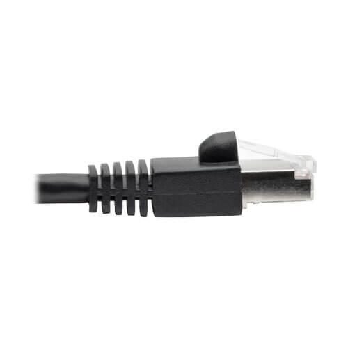 Eaton Tripp Lite Series Cat6a 10G Snagless Shielded STP Ethernet Kabel (RJ45 Stecker/Stecker), PoE, Schwarz, 5 ft. (1.52