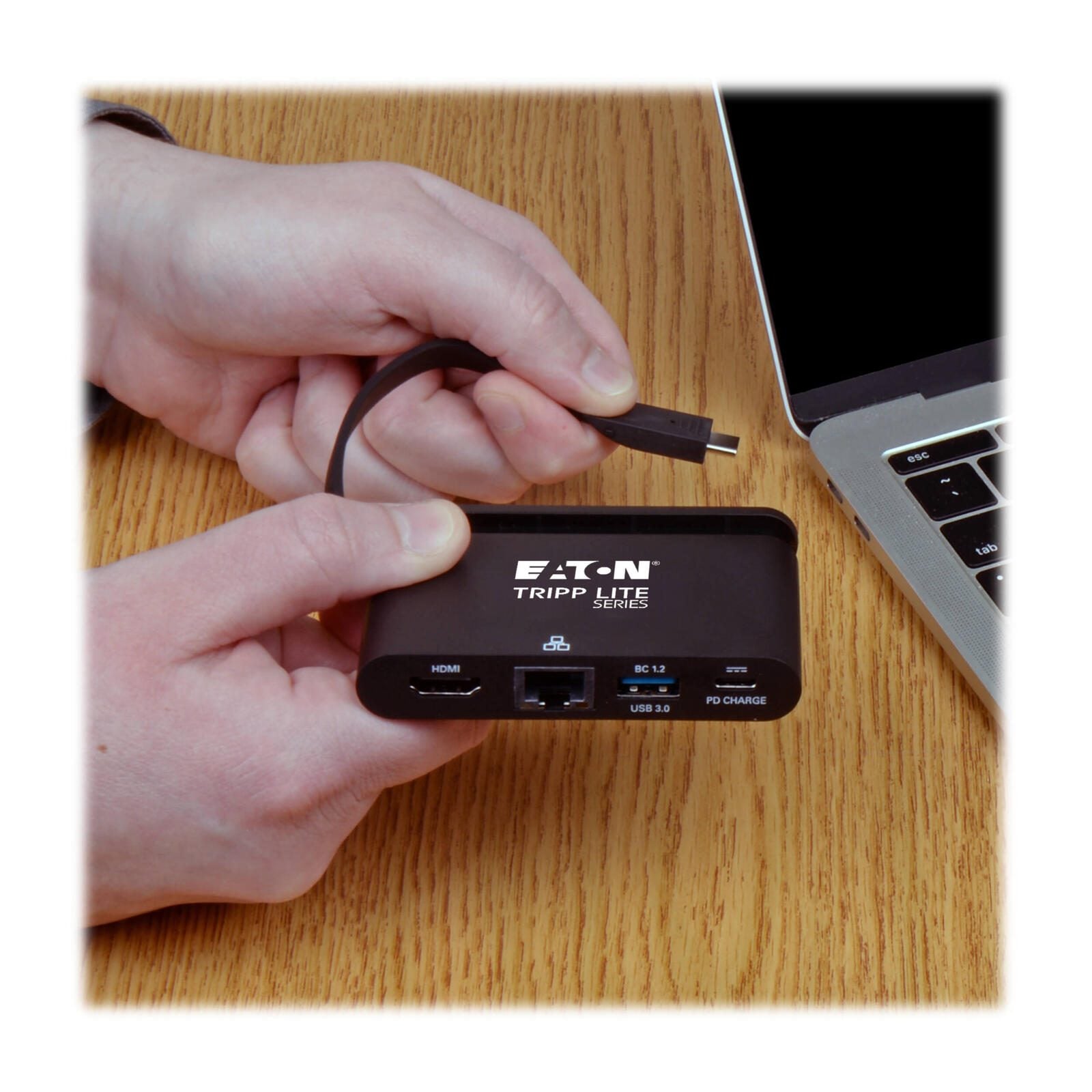 Eaton Tripp Lite Series USB-C Multiport Adapter - 4K HDMI, USB-A, GbE, Self-Szuring Kabel, 100W PD Charging, Schwarz
